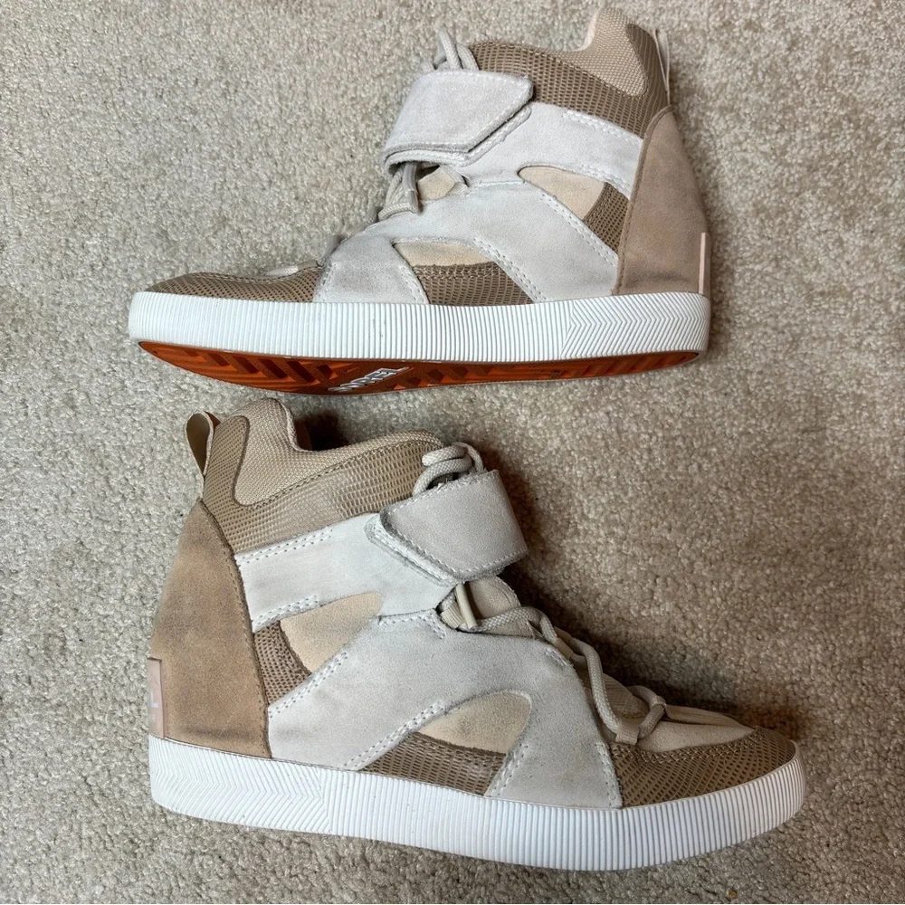 Sorel Out N About Suede Sport Wedge Booties in Cream Tan Nova Sand Canoe Size 10